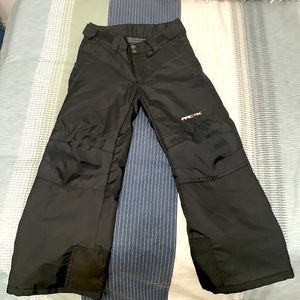 Boys snow pants size small